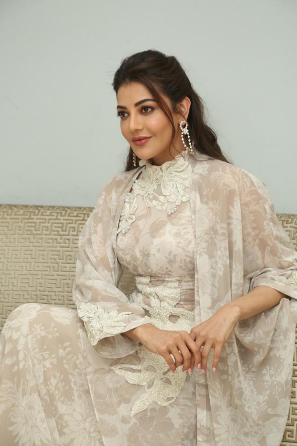 kajal-agarwal-stills-4-14.jpg