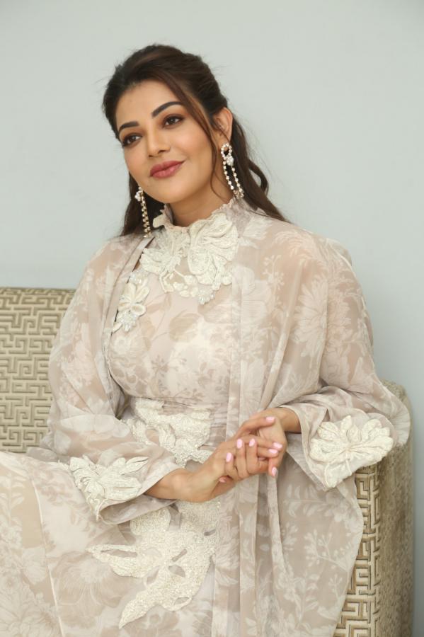 kajal-agarwal-stills-4-16.jpg