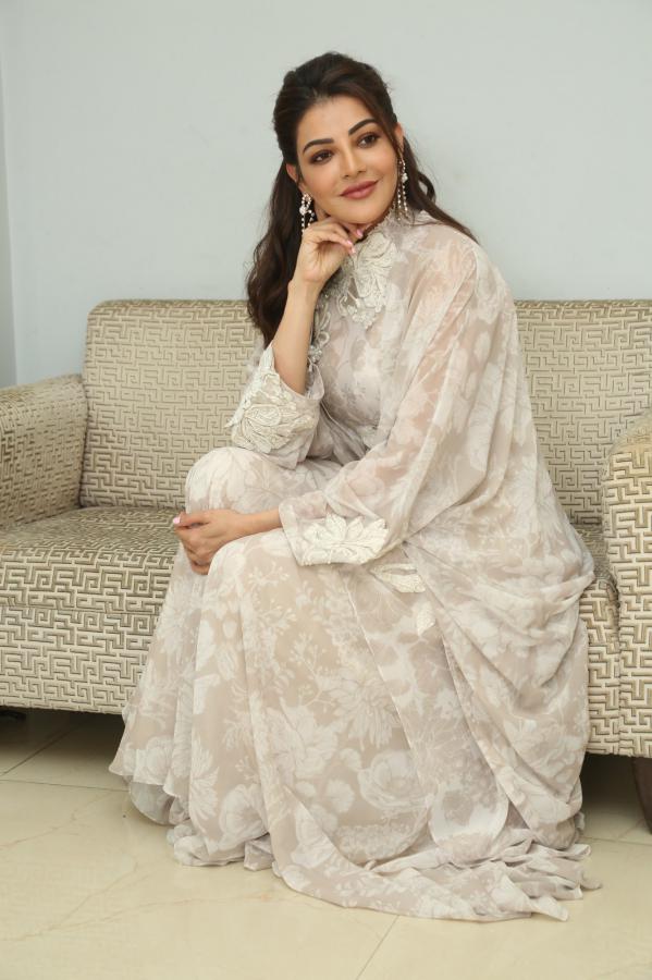 kajal-agarwal-stills-4-18.jpg