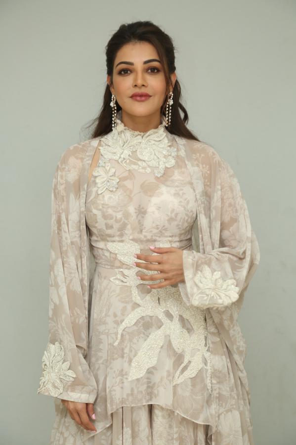 kajal-agarwal-stills-4-7.jpg