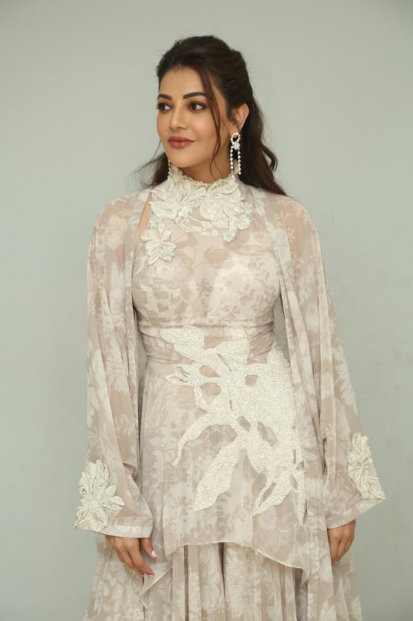 kajal-agarwal-stills-4-9.jpg