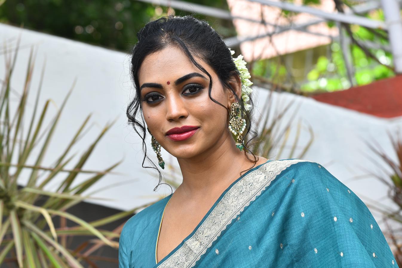 kamakshi-bhaskarla-stills-5-11.jpg
