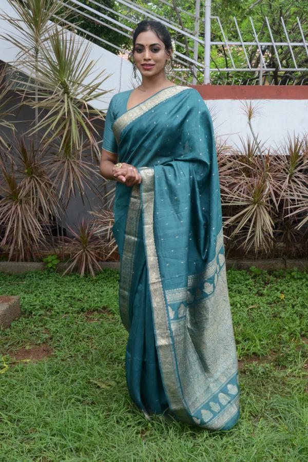 kamakshi-bhaskarla-stills-5-14.jpg