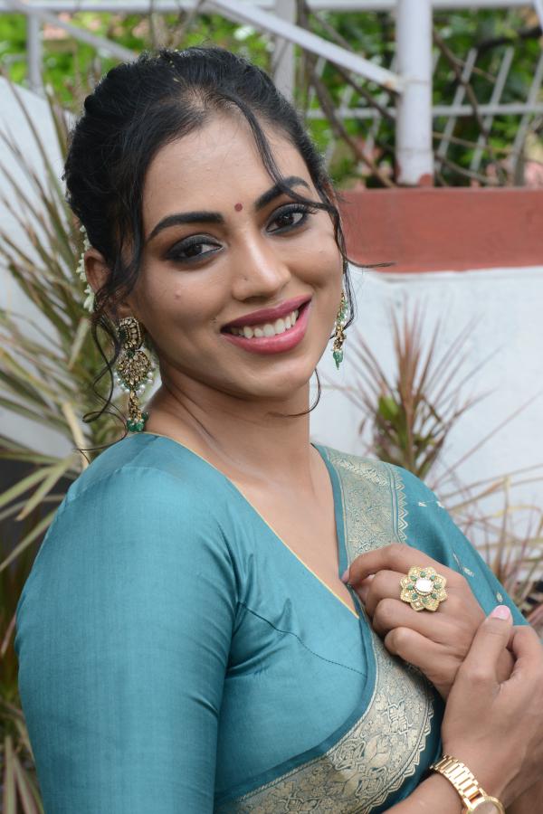 kamakshi-bhaskarla-stills-5-18.jpg