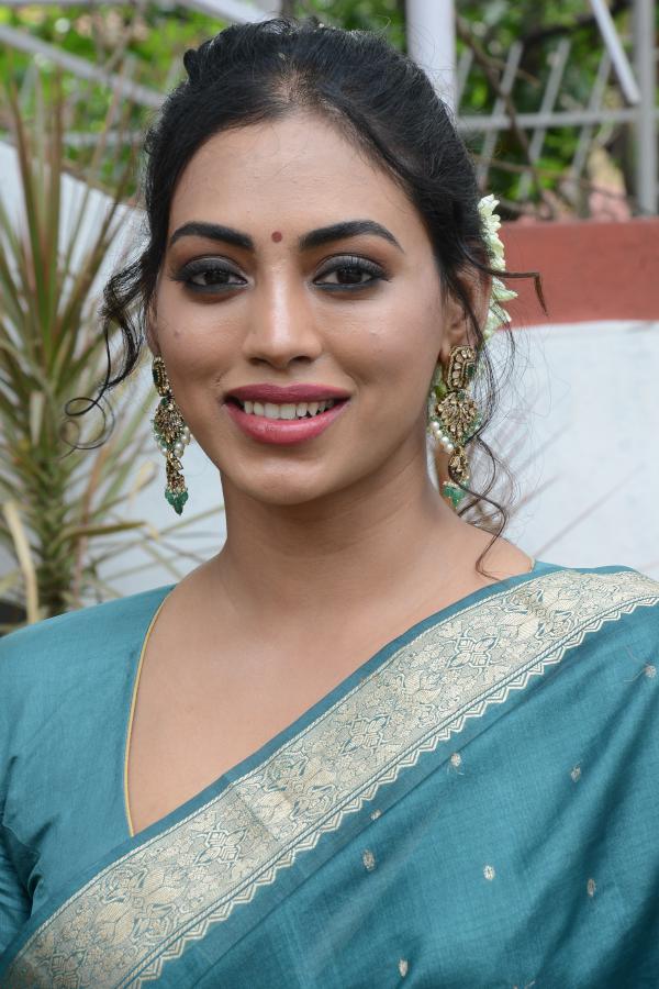 kamakshi-bhaskarla-stills-5-20.jpg