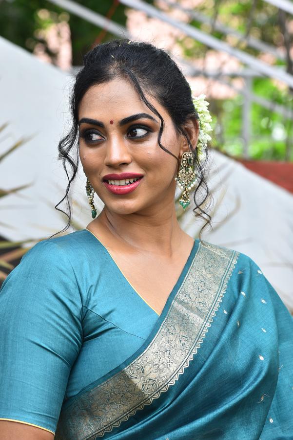 kamakshi-bhaskarla-stills-5-9.jpg