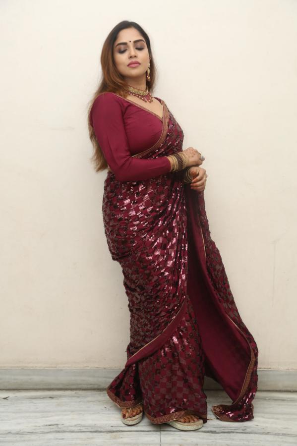 karunya-chowdary-stills-2-15.jpg