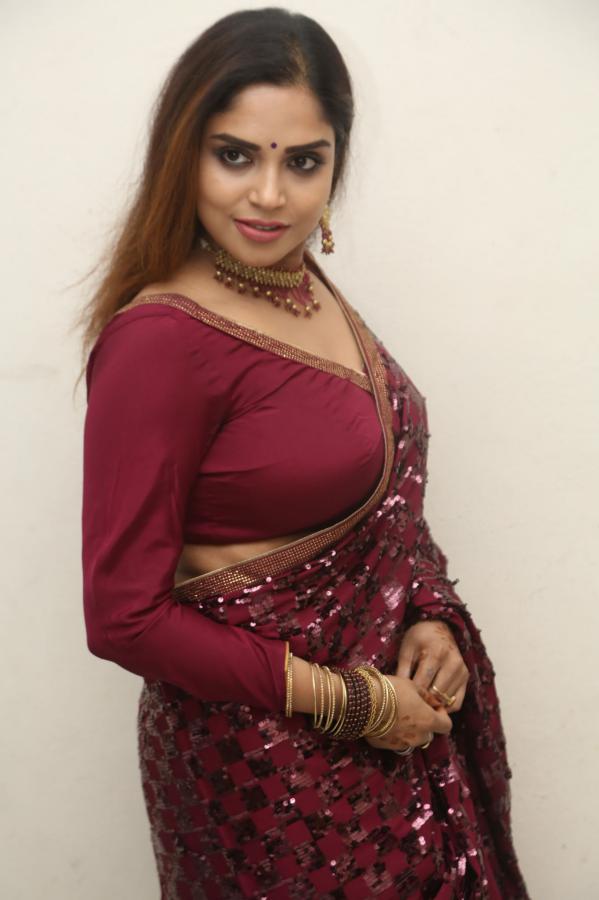 karunya-chowdary-stills-2-19.jpg