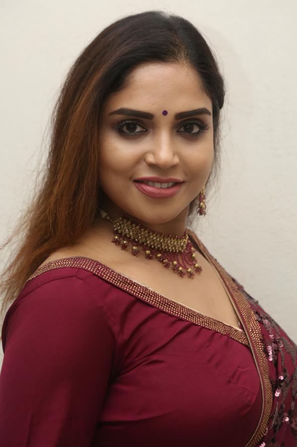 karunya-chowdary-stills-2-20.jpg