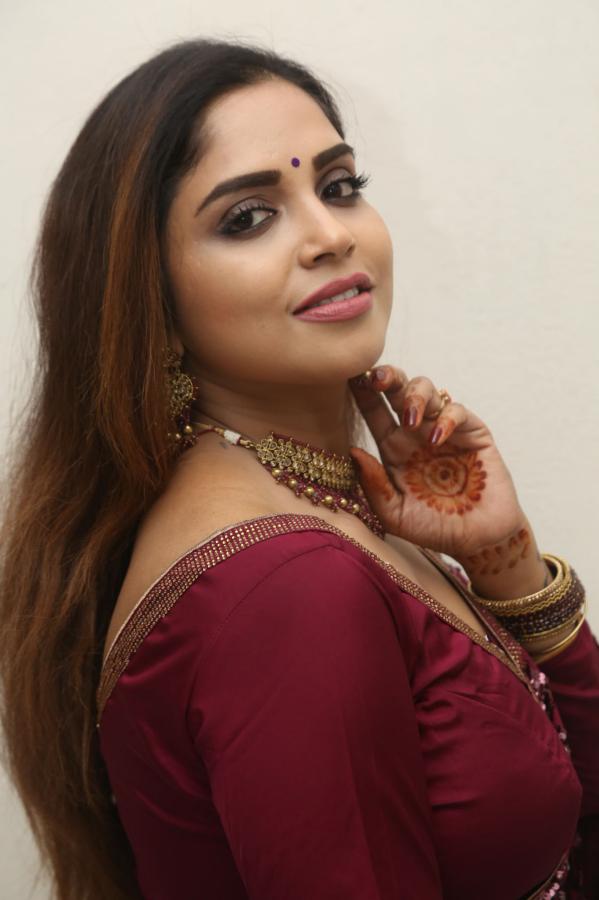 karunya-chowdary-stills-2-21.jpg