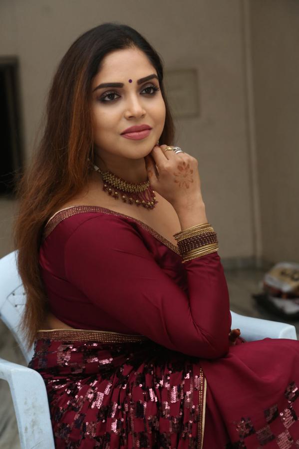 karunya-chowdary-stills-2-25.jpg
