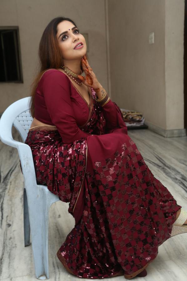karunya-chowdary-stills-2-26.jpg