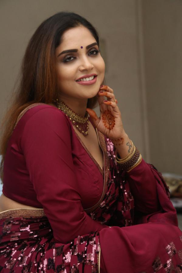 karunya-chowdary-stills-2-27.jpg