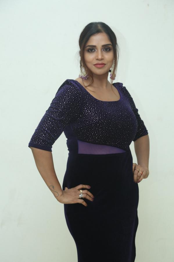 karunya-chowdary-stills-3-12.jpg