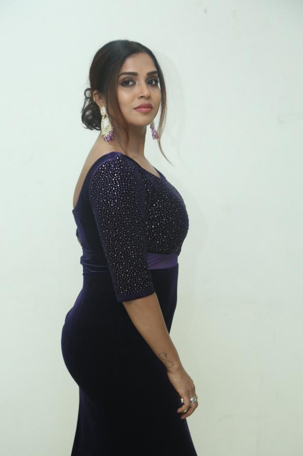karunya-chowdary-stills-3-13.jpg