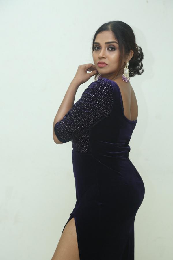 karunya-chowdary-stills-3-7.jpg