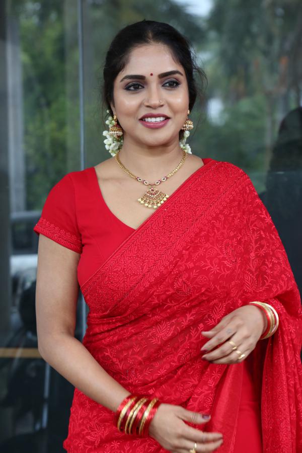 karunya-chowdary-stills-4-12.jpg