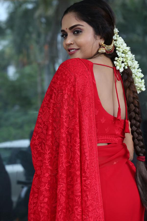 karunya-chowdary-stills-4-14.jpg