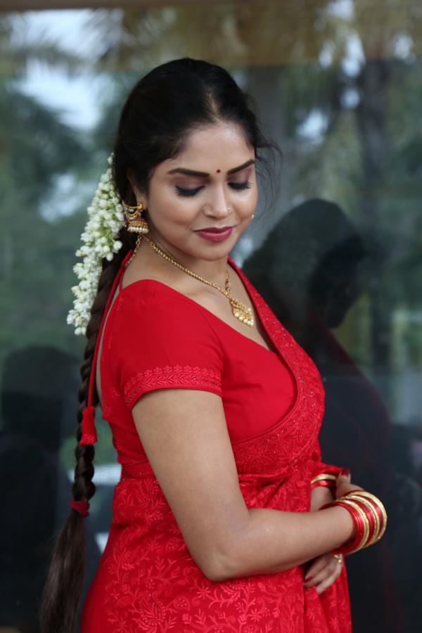 karunya-chowdary-stills-4-15.jpg