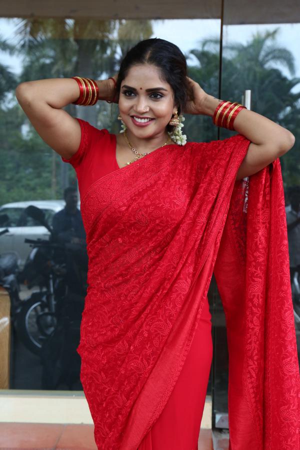 karunya-chowdary-stills-4-20.jpg