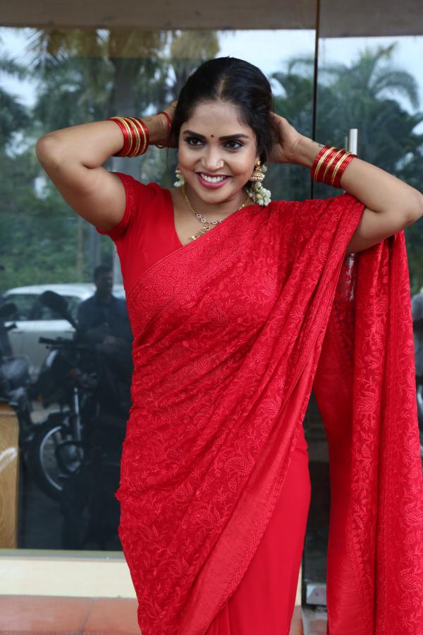 karunya-chowdary-stills-4-22.jpg