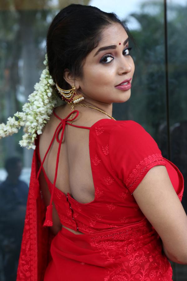 karunya-chowdary-stills-4-3.jpg