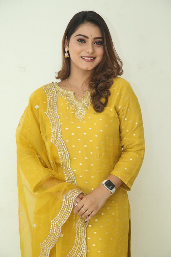kashvi-stills-5.jpg