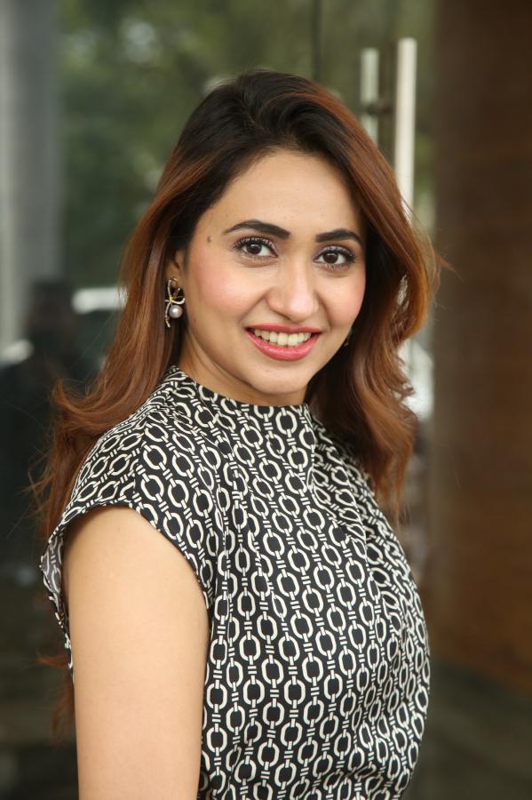 kaswi-kanchana-stills-14.jpg