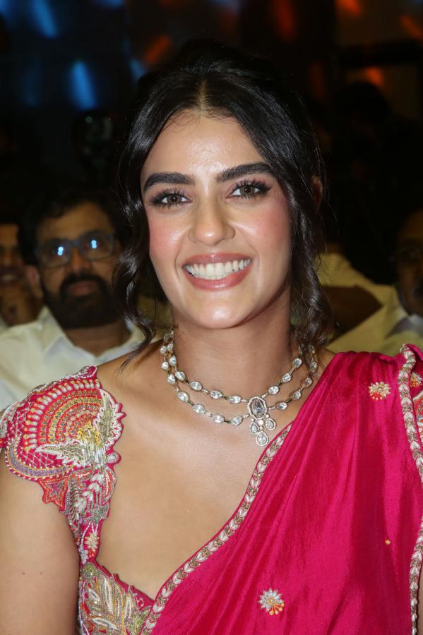kavya-taper-stills-2-12.jpg