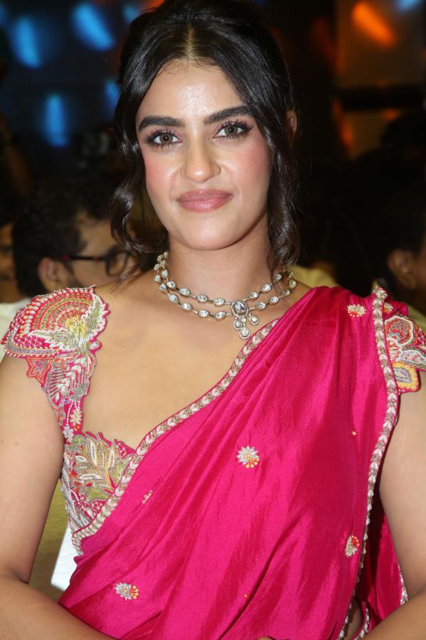 kavya-taper-stills-2-4.jpg