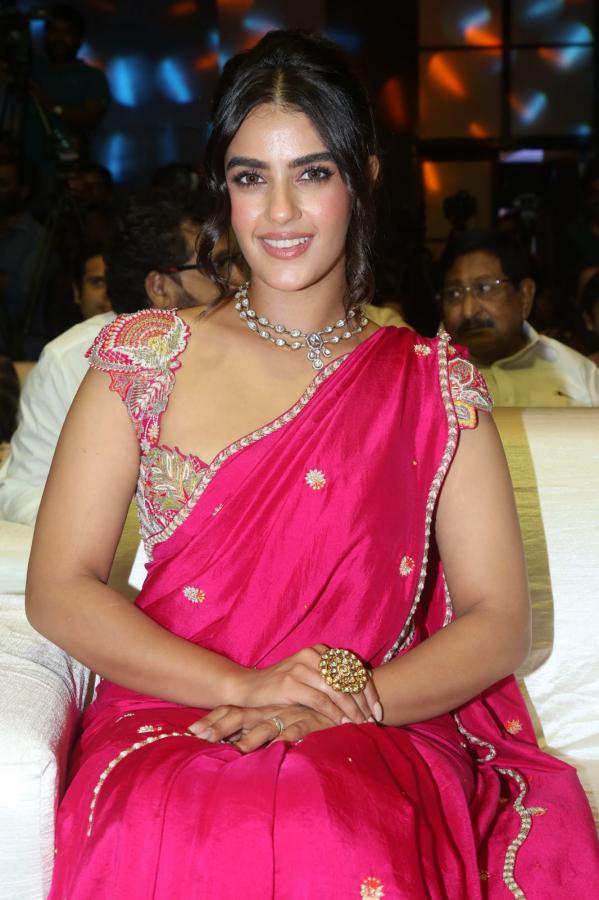 kavya-taper-stills-2-7.jpg
