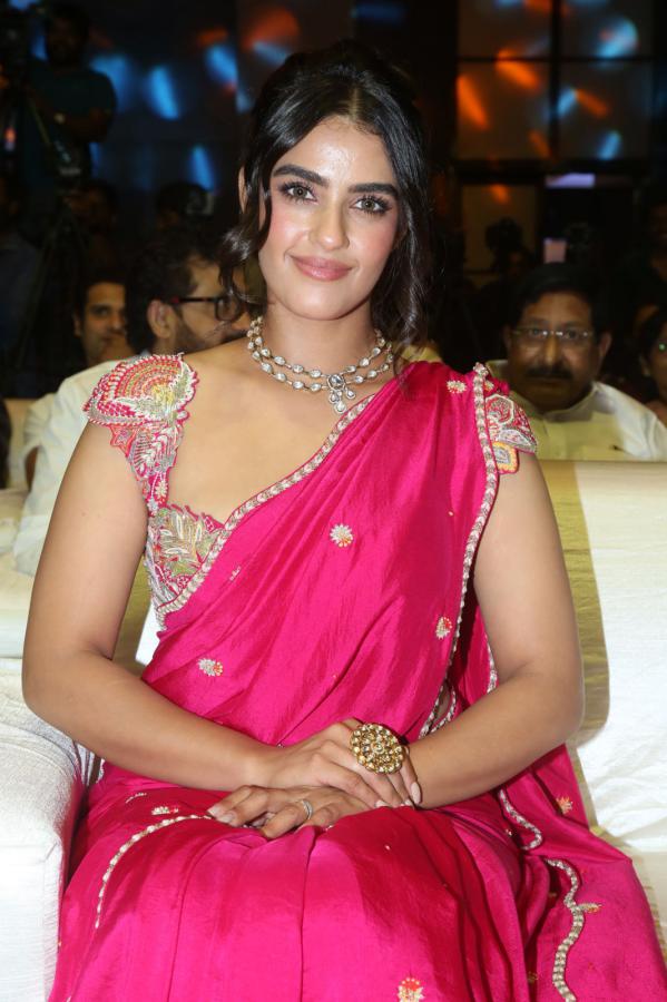 kavya-taper-stills-2-8.jpg