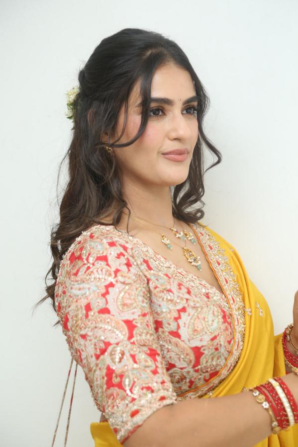 kavya-taper-stills-25.jpg