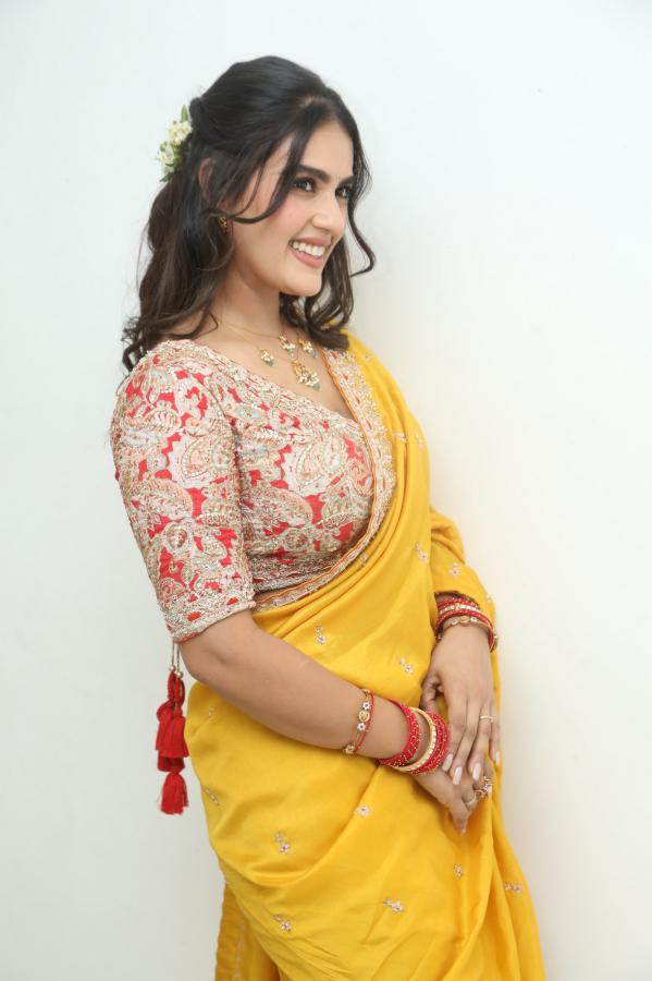 kavya-taper-stills-27.jpg