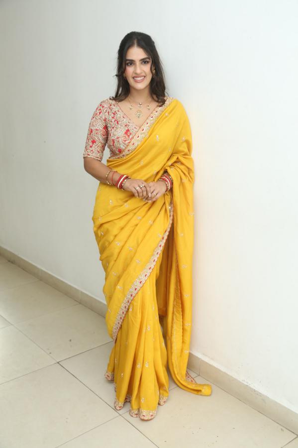 kavya-taper-stills-28.jpg