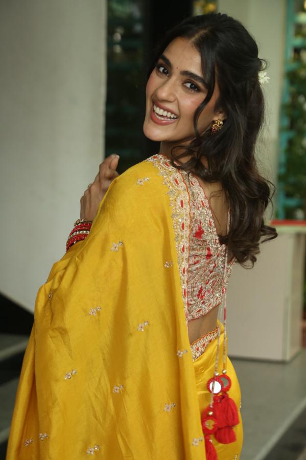 kavya-taper-stills-5.jpg