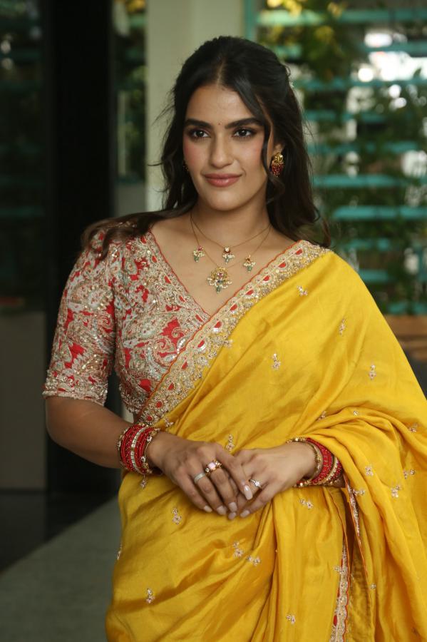 kavya-taper-stills-8.jpg