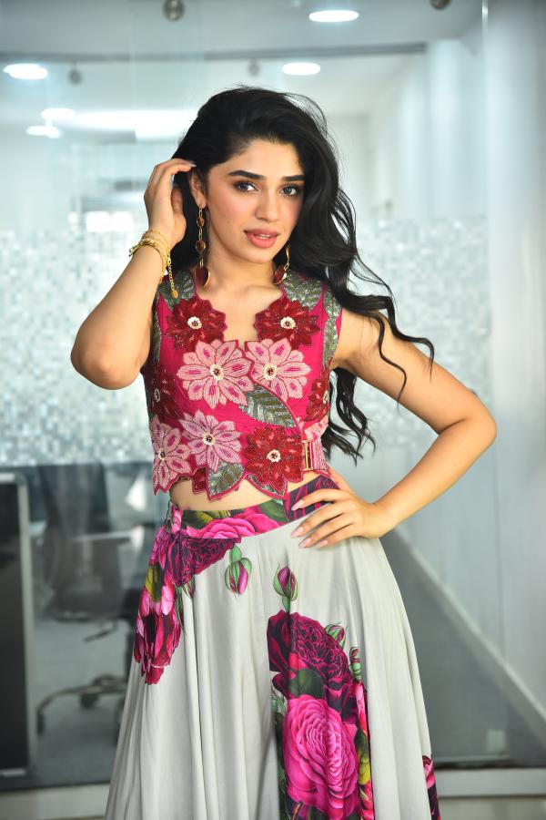 kriti-shetty-stills-6-8.jpg