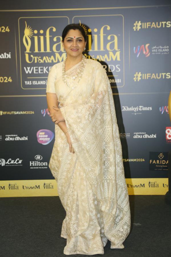 kushboo-at-iifa-awards-2.jpg