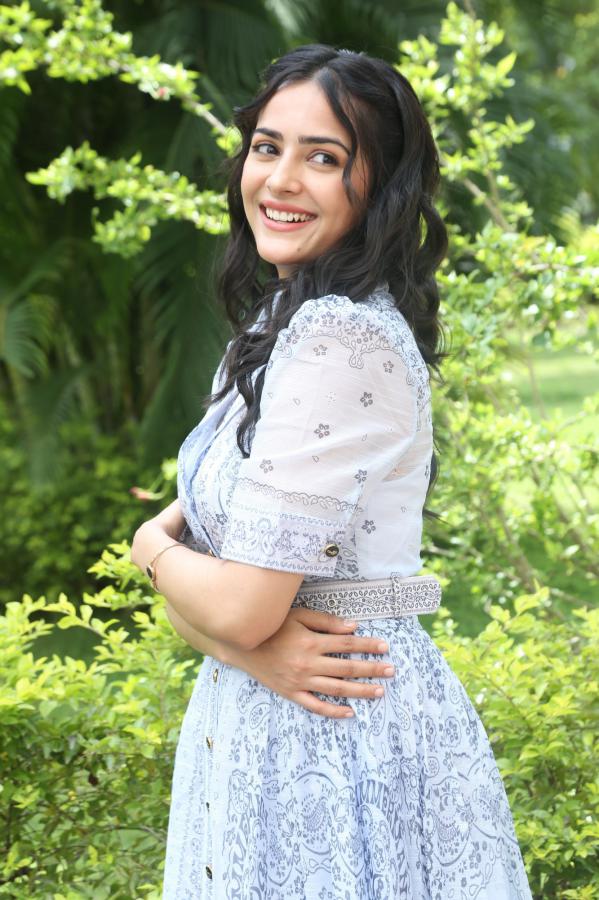 kushbu-chowdary-stills-12.jpg