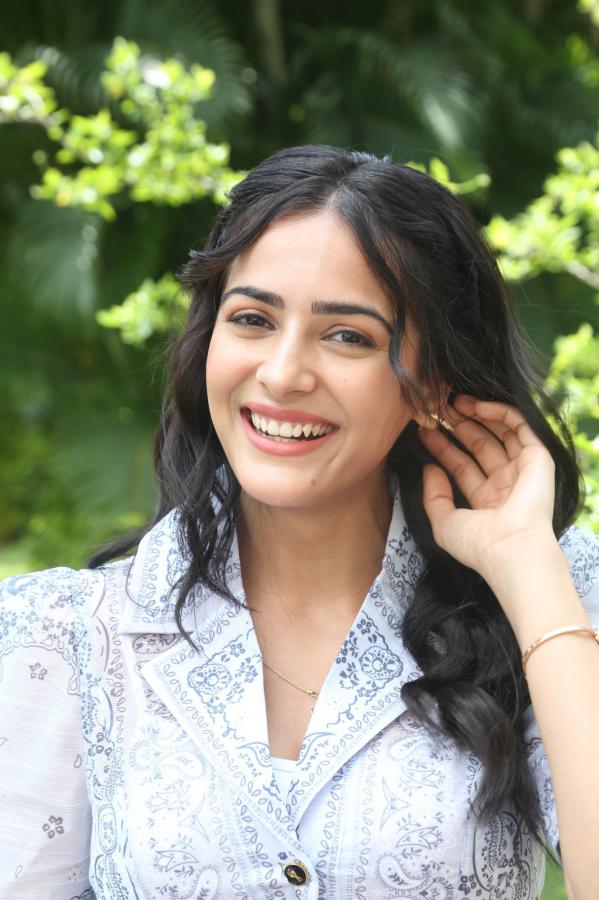 kushbu-chowdary-stills-16.jpg
