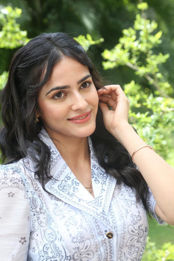kushbu-chowdary-stills-19.jpg