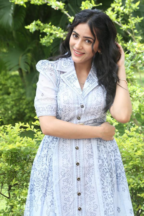 kushbu-chowdary-stills-7.jpg