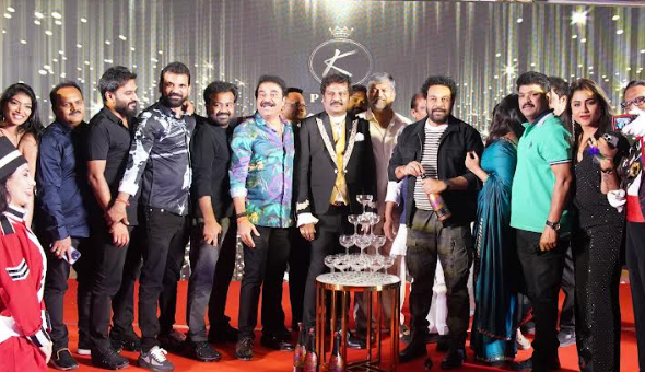 Lion Kiran: రాయల్ బ్రిటిష్ స్టైల్ థీమ్‌తో కె పార్టీ ఫ్యాషన్ షో….