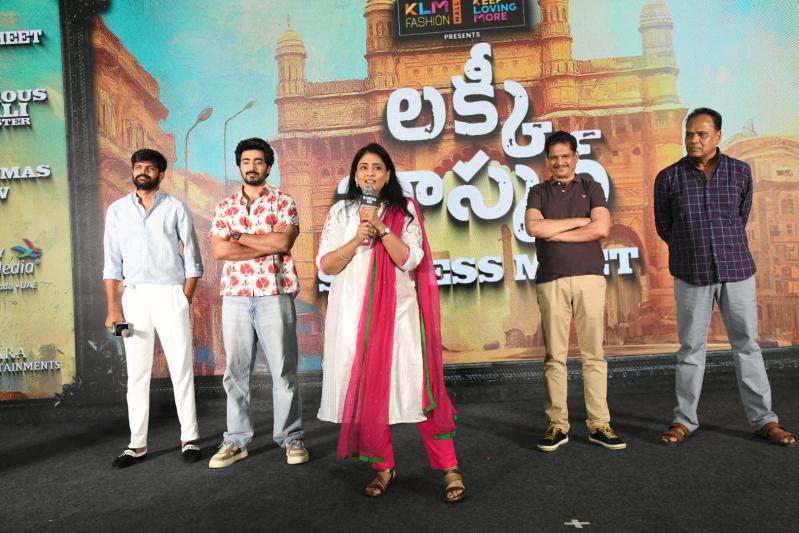 lucky-bhaskar-success-meet-16.jpg