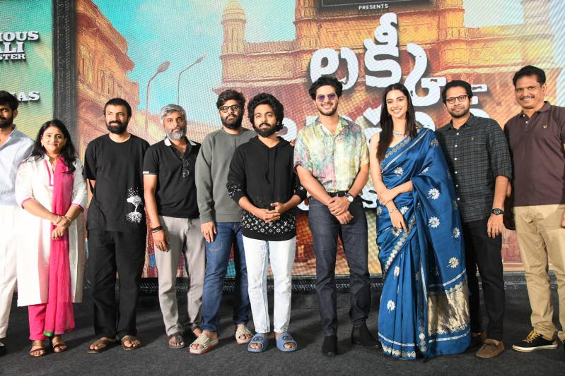 lucky-bhaskar-success-meet-26.jpg