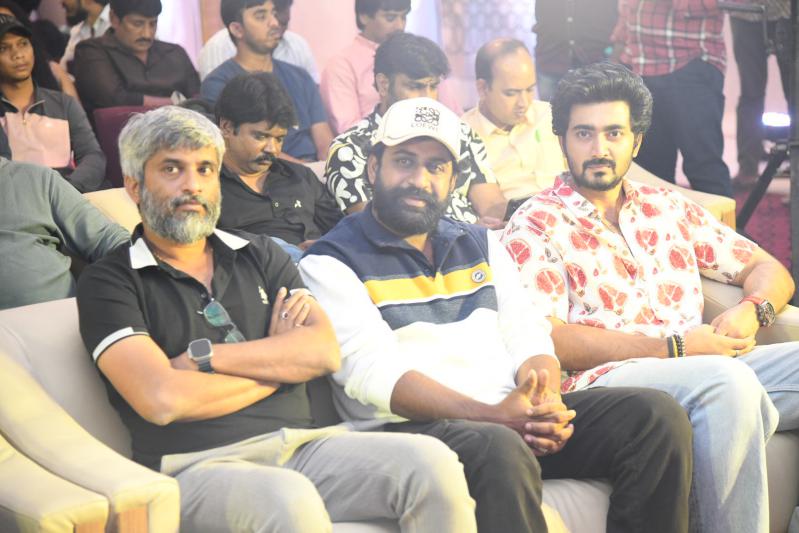 lucky-bhaskar-success-meet-3.jpg
