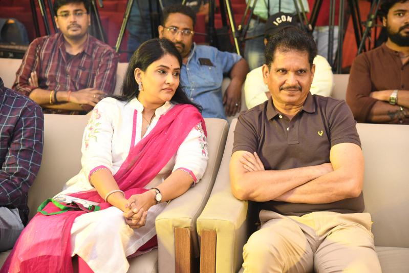 lucky-bhaskar-success-meet-5.jpg