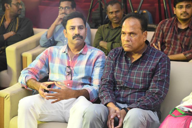 lucky-bhaskar-success-meet-6.jpg