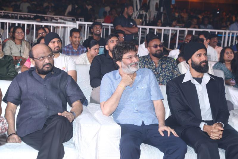 lucky-bhasker-movie-pre-release-17.jpg